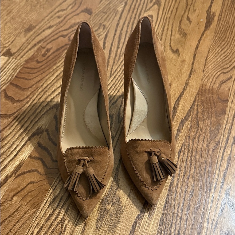 Banana Republic Brown Tassel Heels